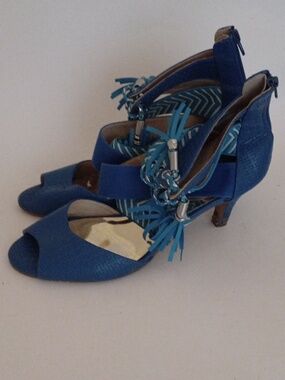 Ashro Blue Open Toe Mid Heel Zipper Back Tassels Chevron Pattern Strap Heel 10M